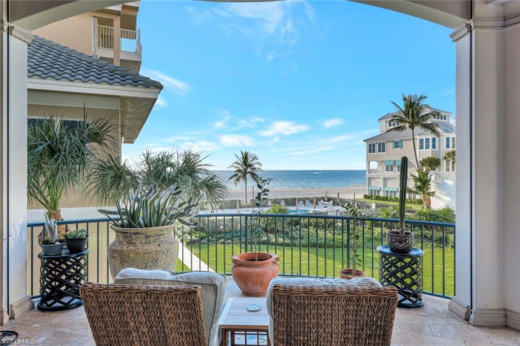 BAREFOOT BEACH - Residential