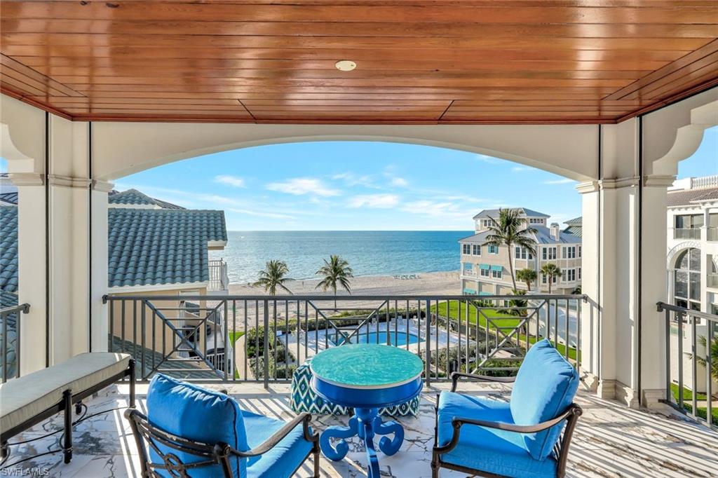 BAREFOOT BEACH - Residential