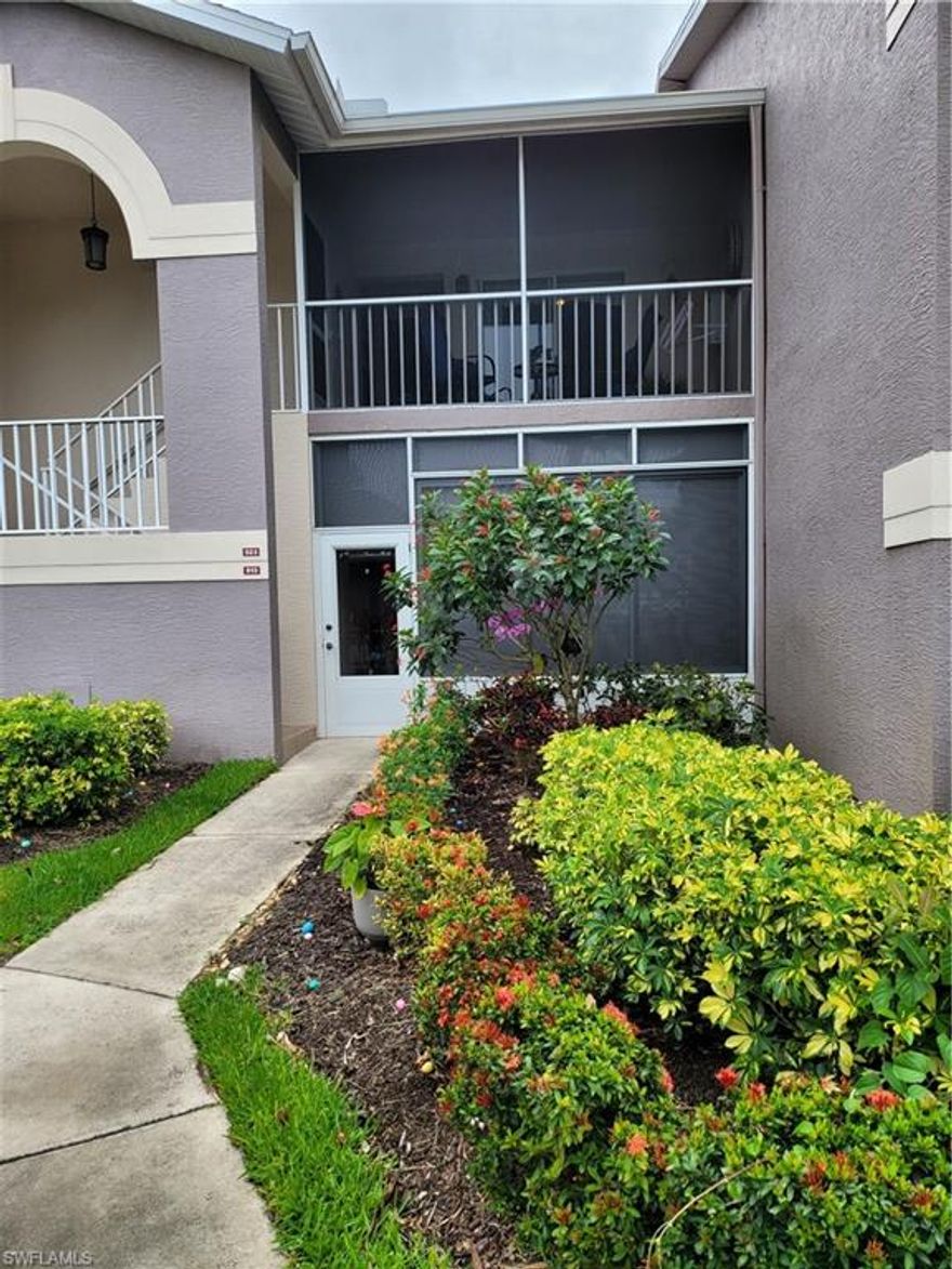 Beautiful 2 Bedroom 2 Bath condo with beautiful views of the clubhouse and the golf course.  Steps away from community pool.  Pack your bags and bring your toothbrush its ready to enjoy.