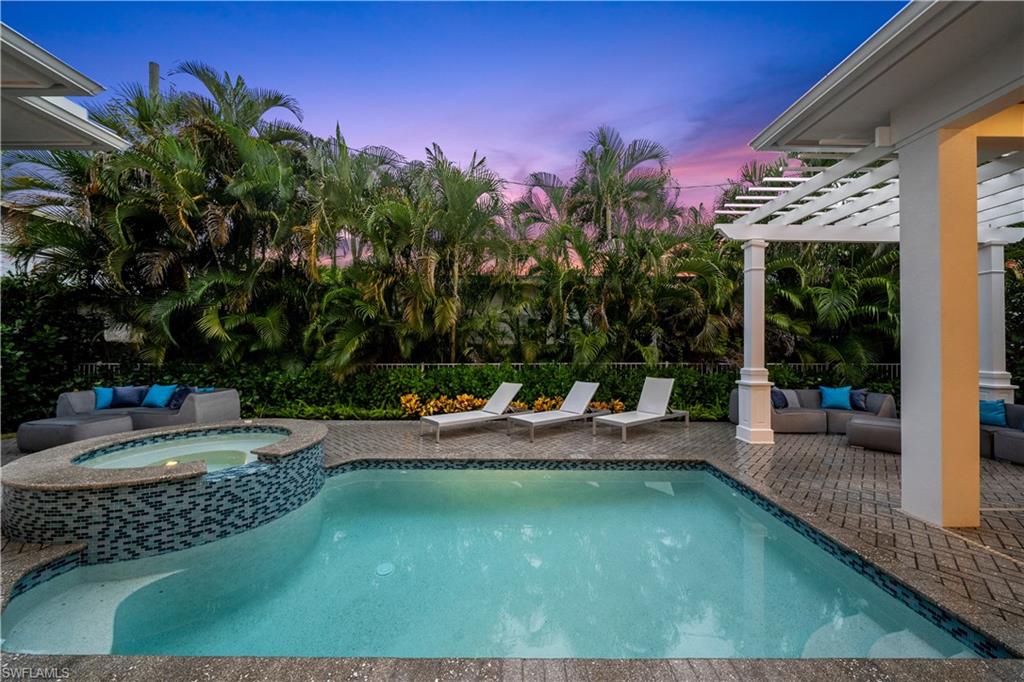 OLDE NAPLES - Residential