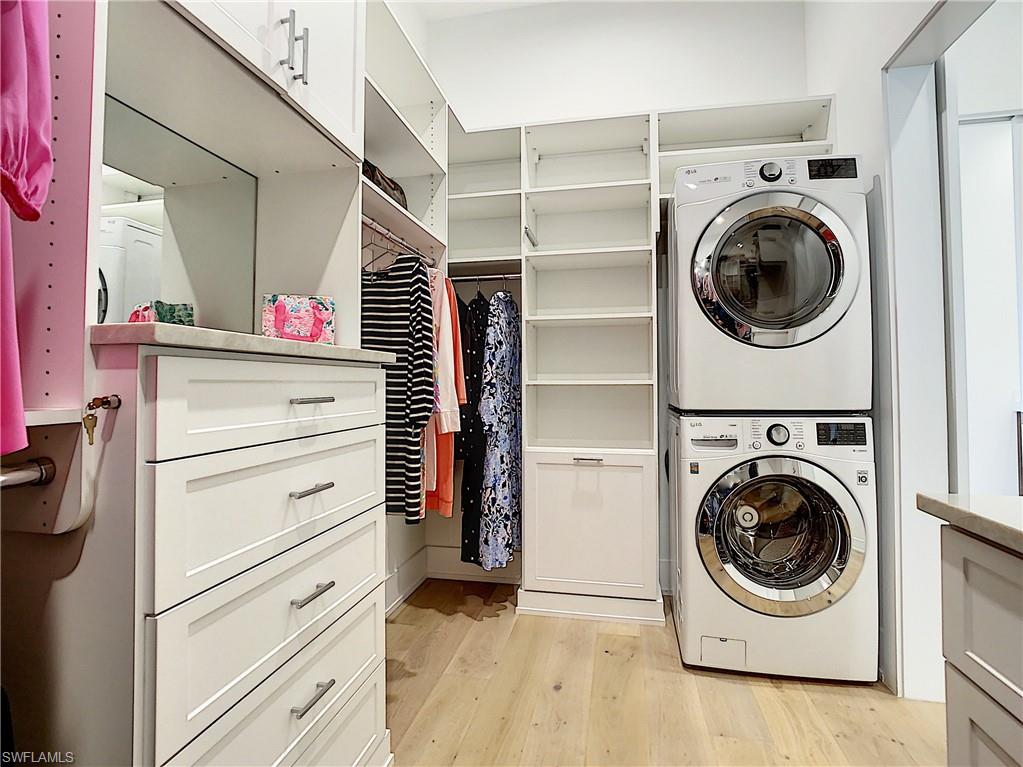 LIVINGSTON WOODS - Residential