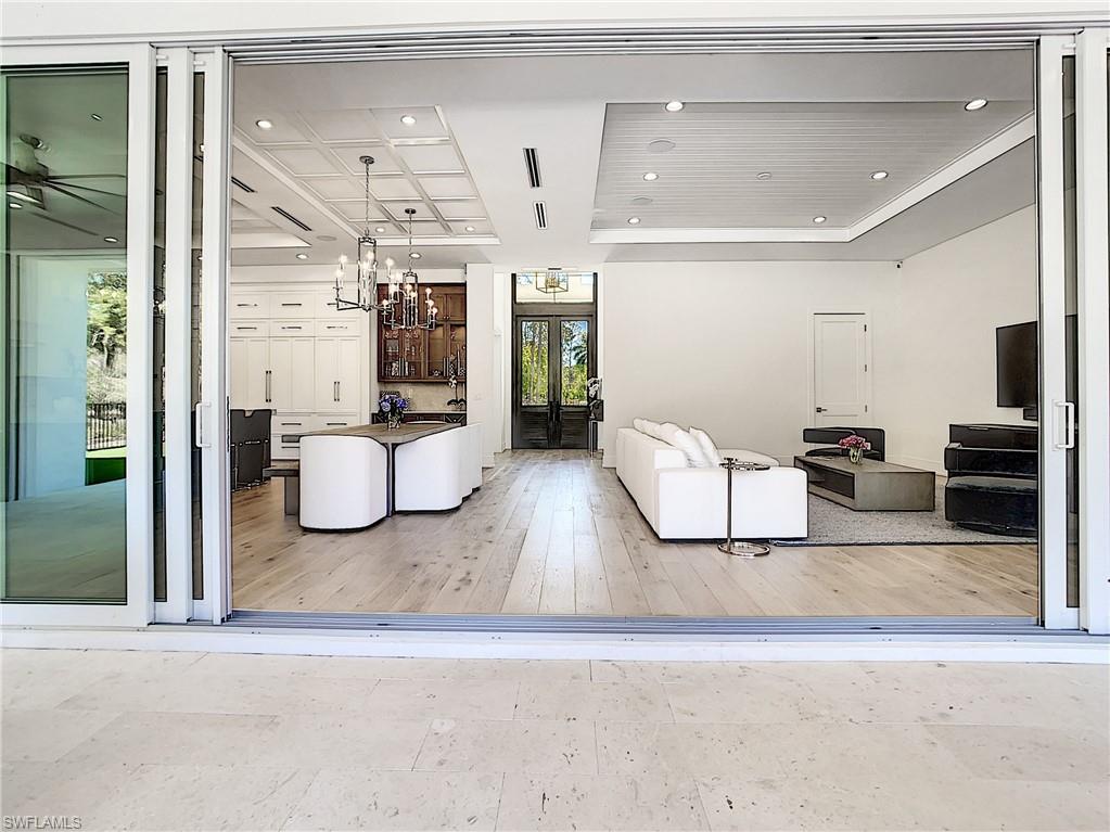 LIVINGSTON WOODS - Residential