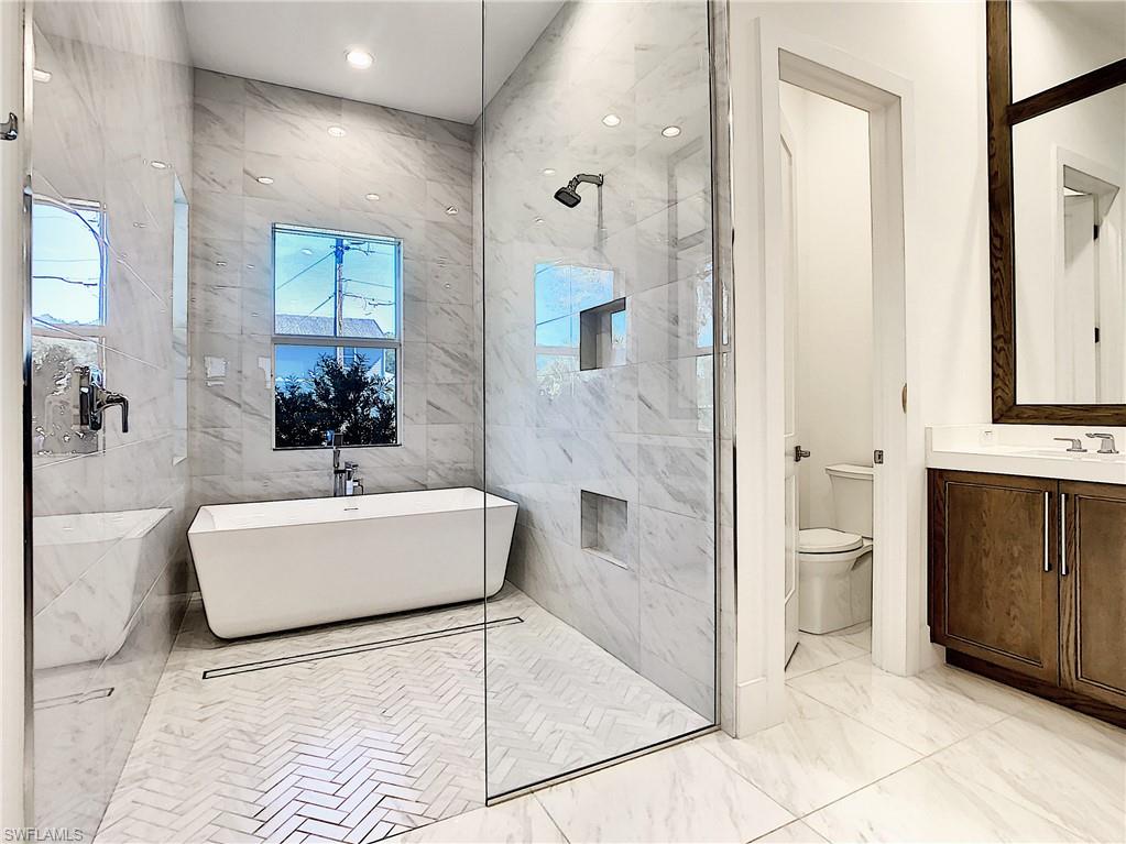 LIVINGSTON WOODS - Residential