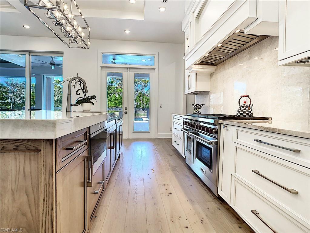 LIVINGSTON WOODS - Residential