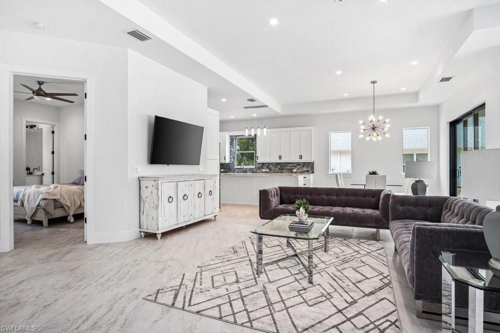 IMPERIAL SHORES - Residential