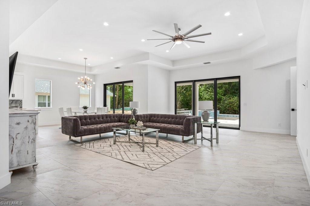 IMPERIAL SHORES - Residential