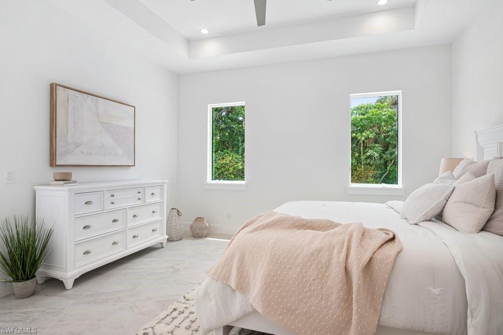 IMPERIAL SHORES - Residential