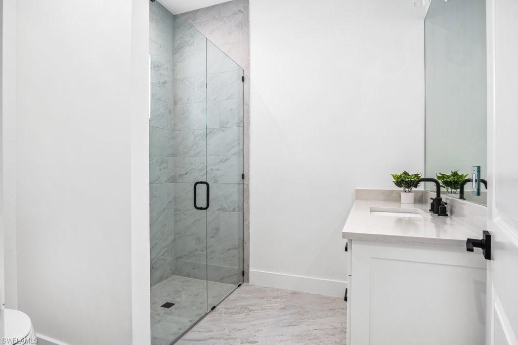 IMPERIAL SHORES - Residential