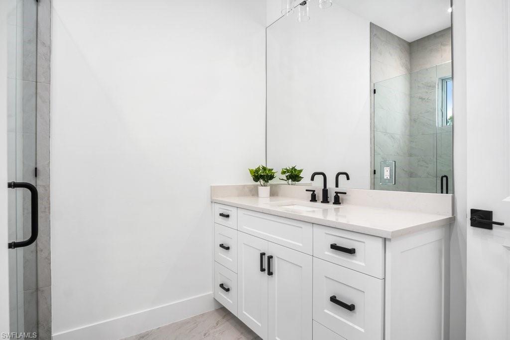 IMPERIAL SHORES - Residential