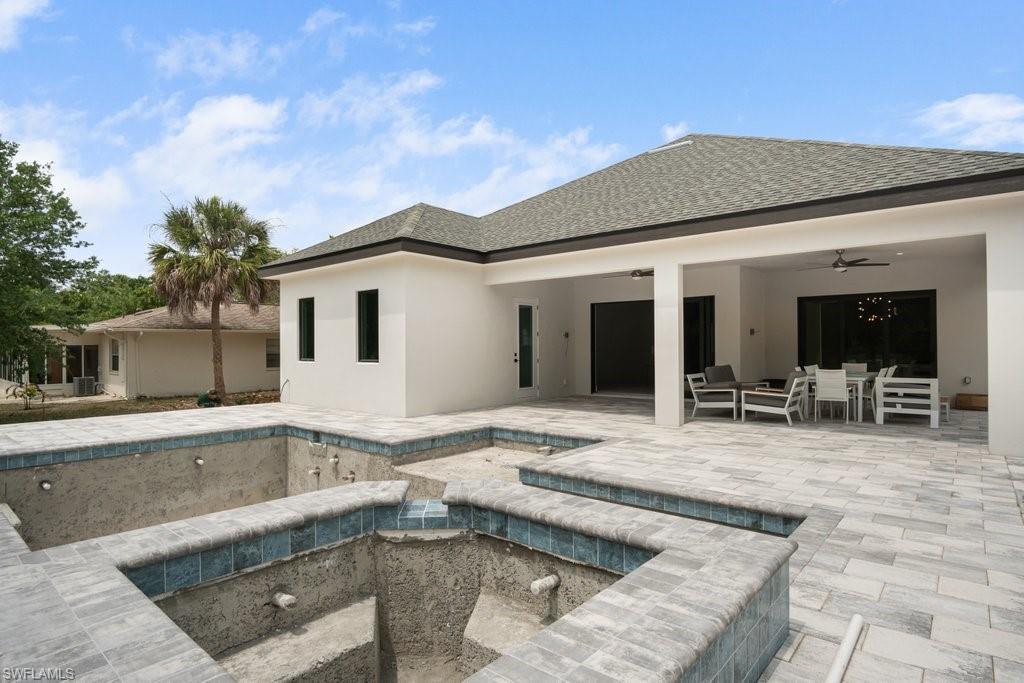 IMPERIAL SHORES - Residential