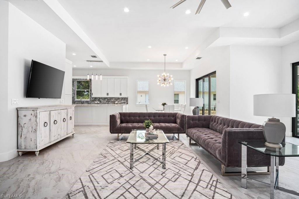 IMPERIAL SHORES - Residential