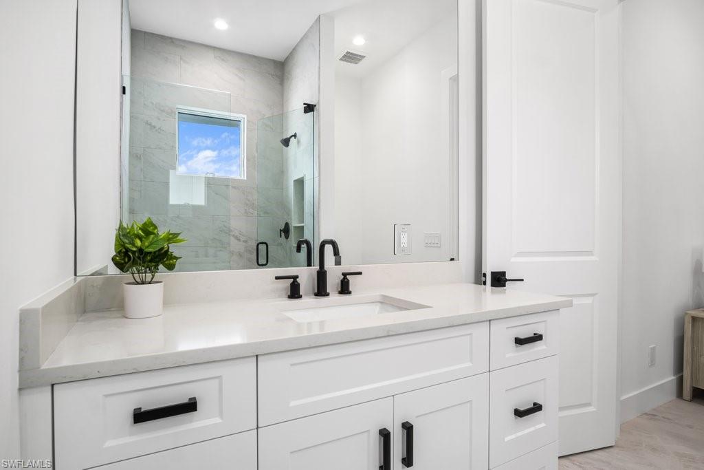 IMPERIAL SHORES - Residential