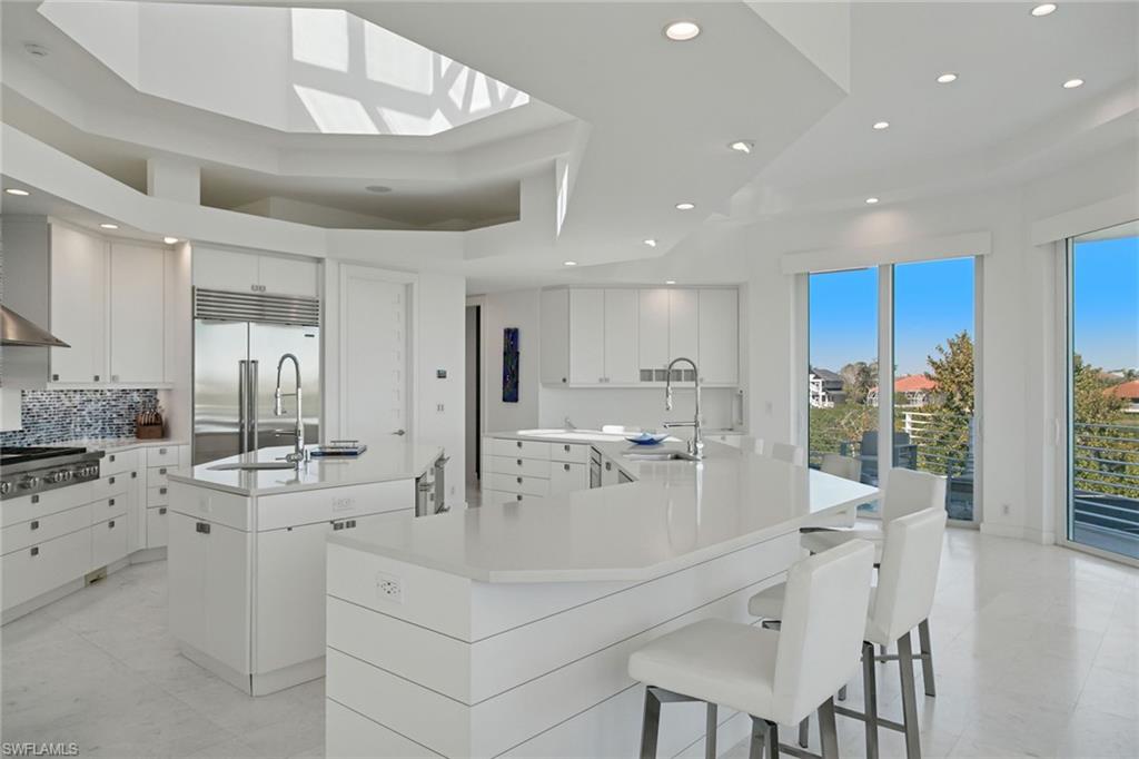 HIDEAWAY BEACH - Residential