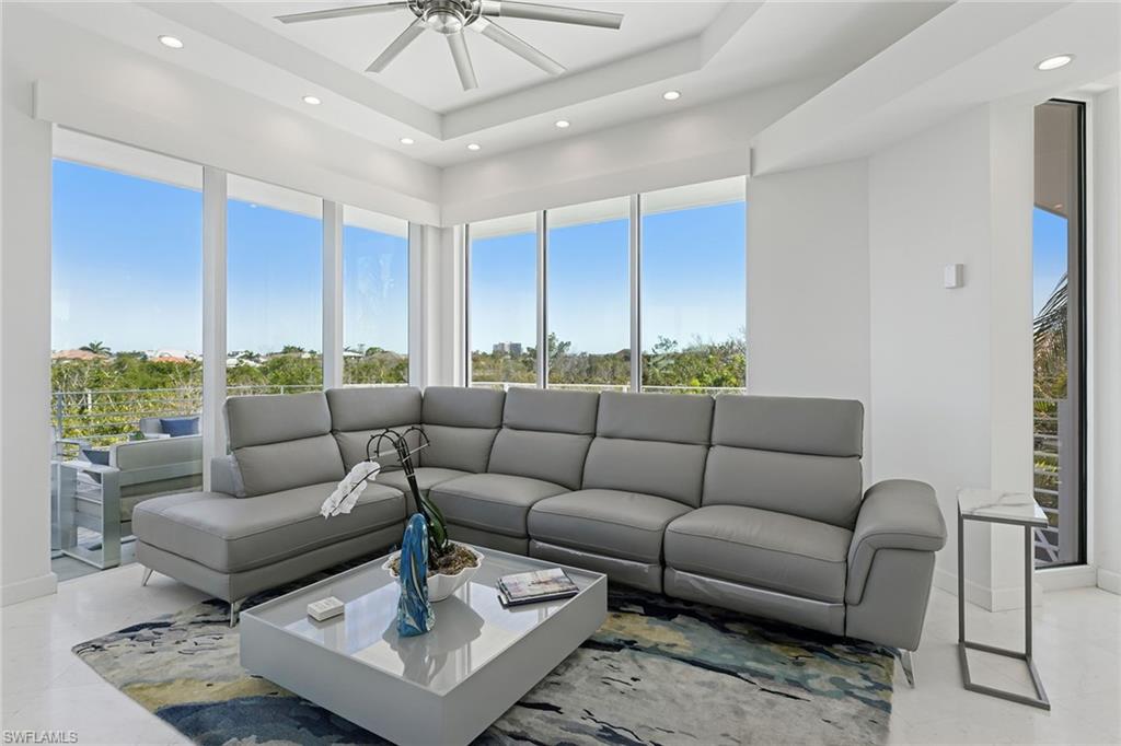 HIDEAWAY BEACH - Residential