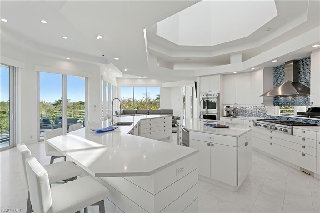 HIDEAWAY BEACH - Residential