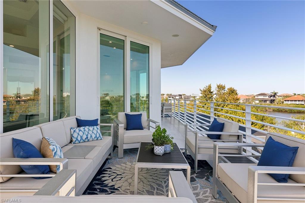 HIDEAWAY BEACH - Residential