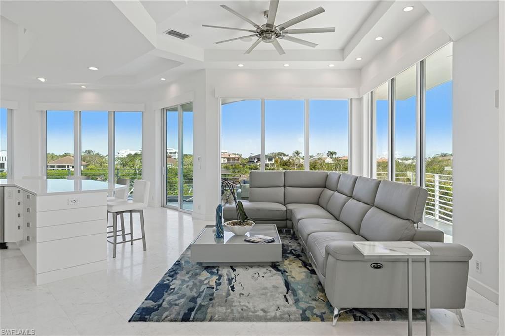 HIDEAWAY BEACH - Residential