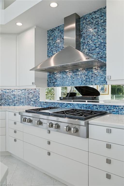 HIDEAWAY BEACH - Residential