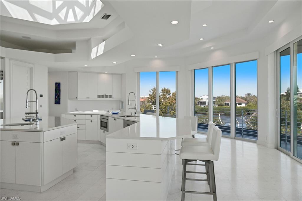 HIDEAWAY BEACH - Residential