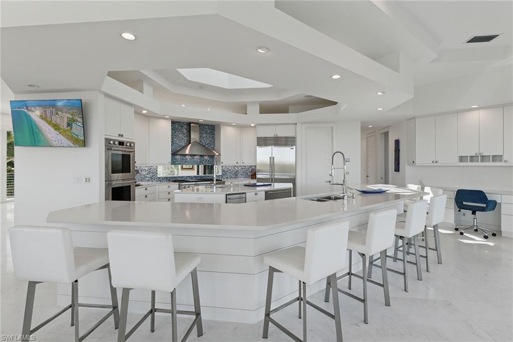 HIDEAWAY BEACH - Residential