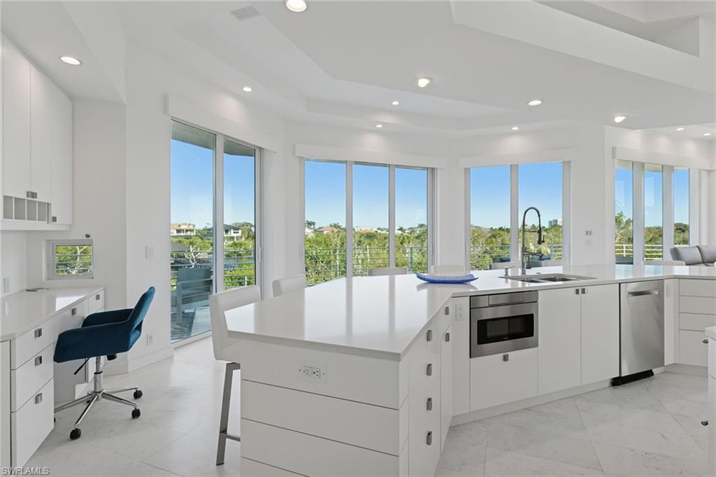 HIDEAWAY BEACH - Residential