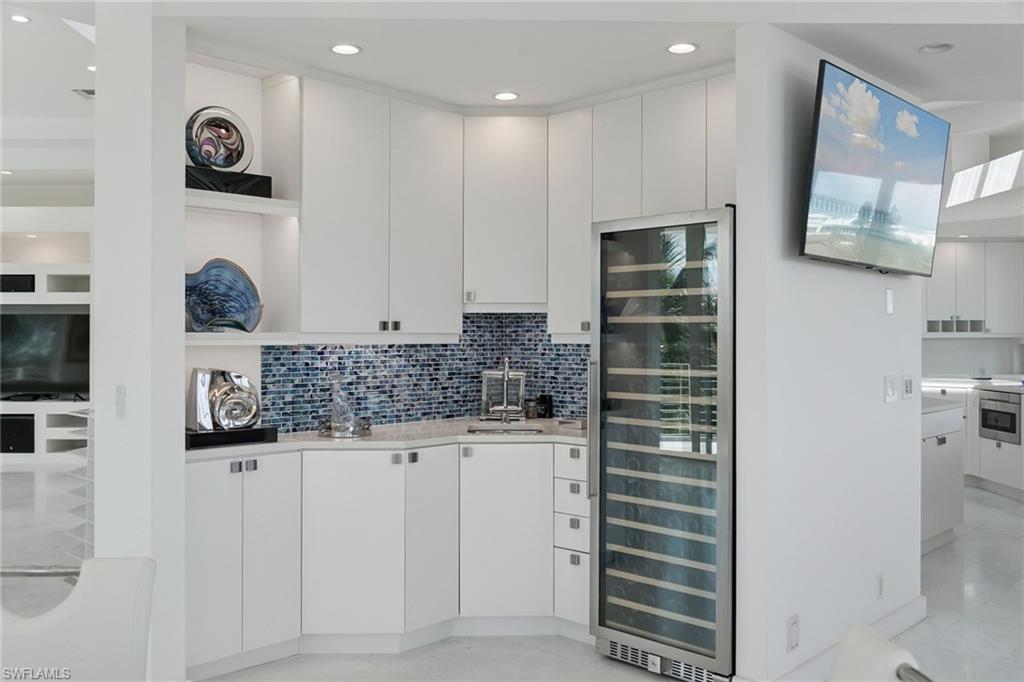 HIDEAWAY BEACH - Residential