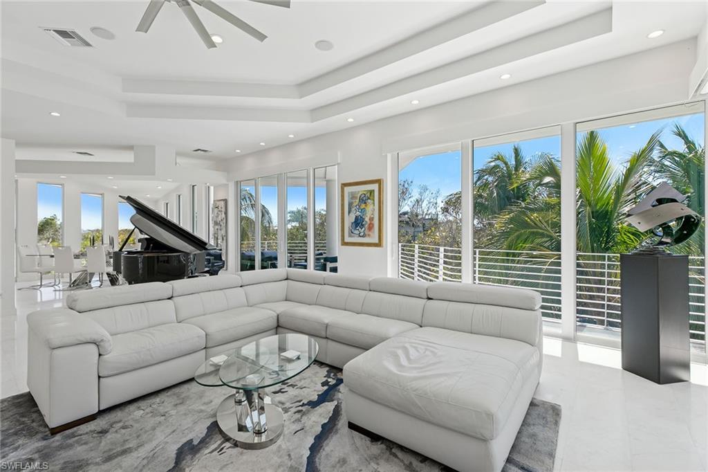 HIDEAWAY BEACH - Residential