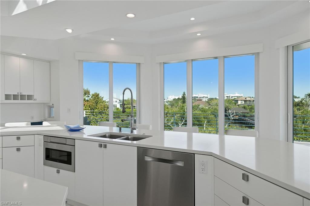 HIDEAWAY BEACH - Residential