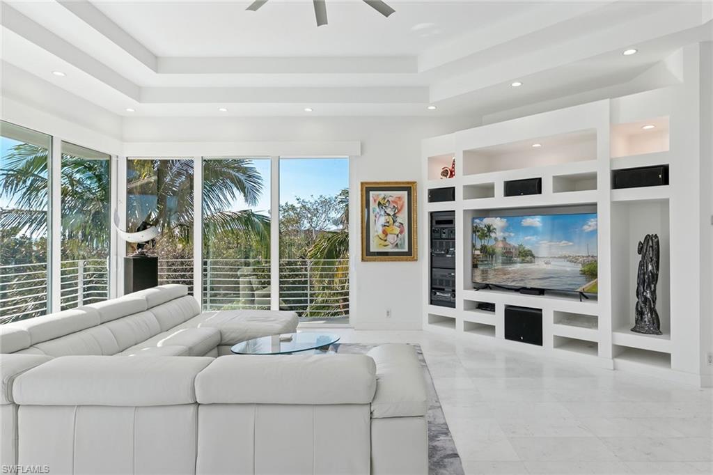 HIDEAWAY BEACH - Residential