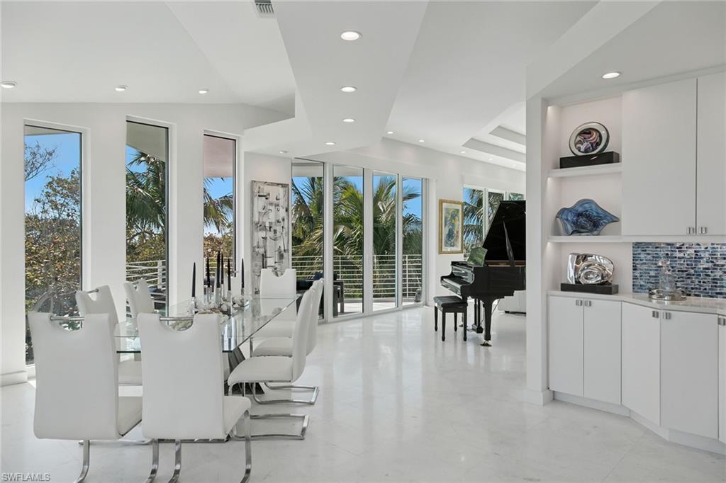 HIDEAWAY BEACH - Residential