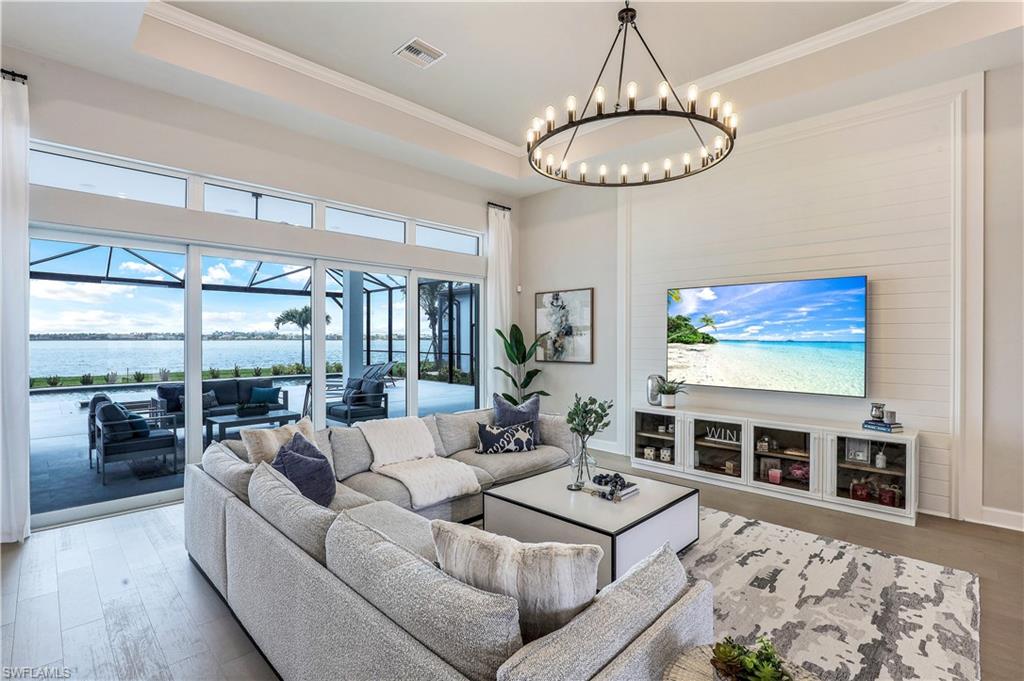 ESPLANADE LAKE CLUB - Residential