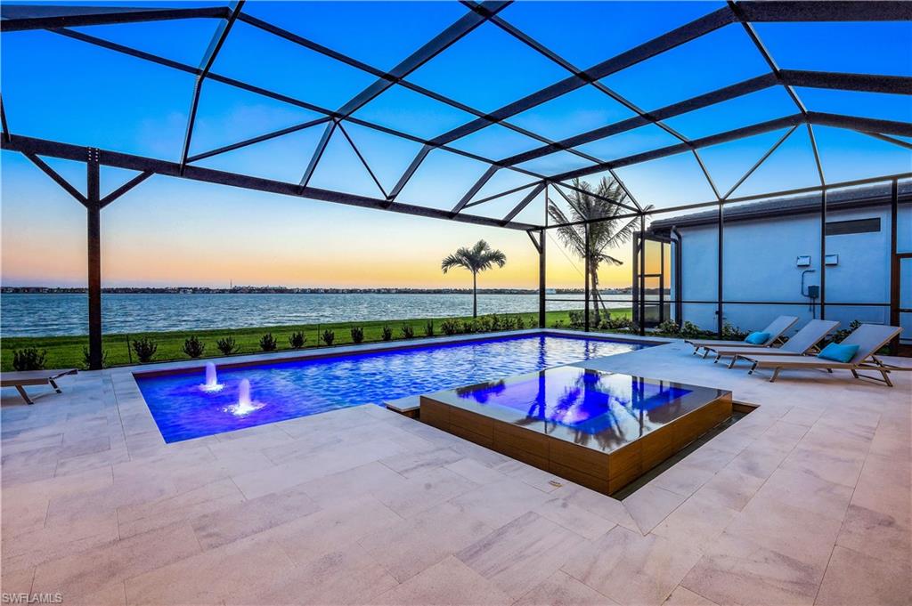 ESPLANADE LAKE CLUB - Residential