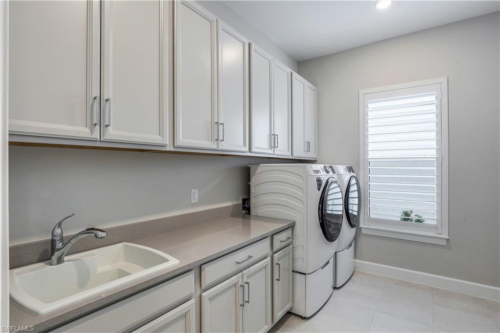 ESPLANADE LAKE CLUB - Residential