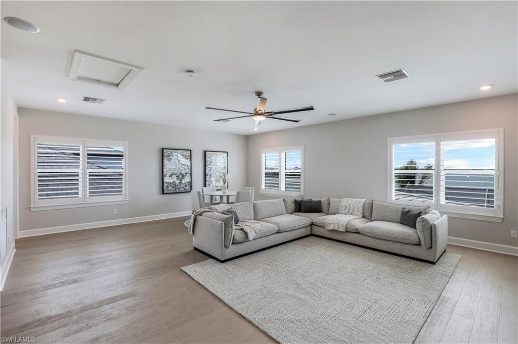 ESPLANADE LAKE CLUB - Residential