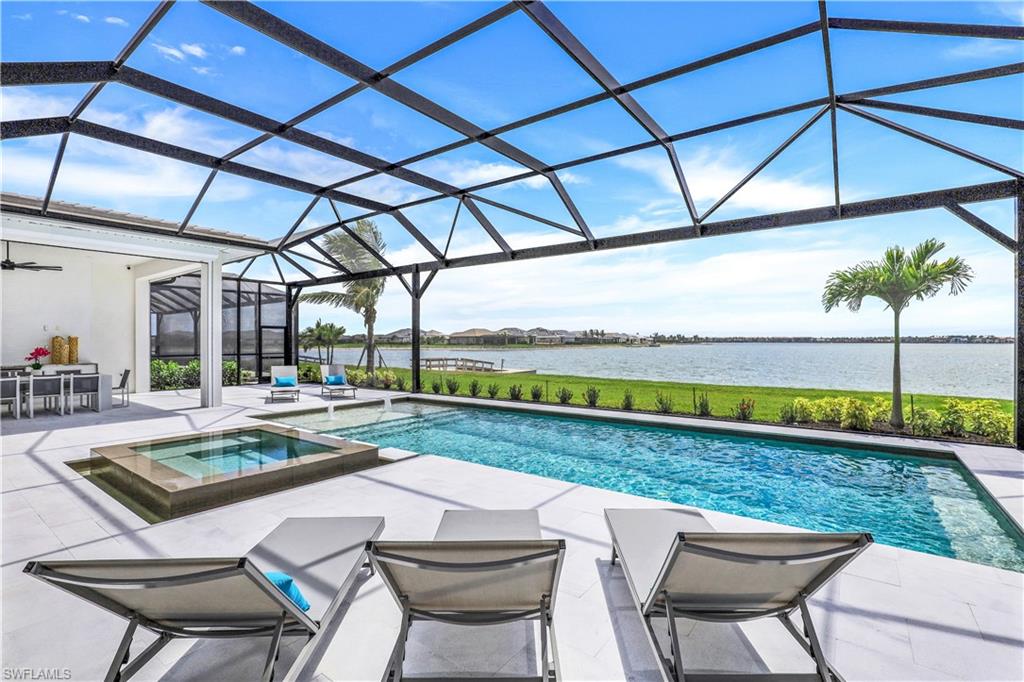 ESPLANADE LAKE CLUB - Residential