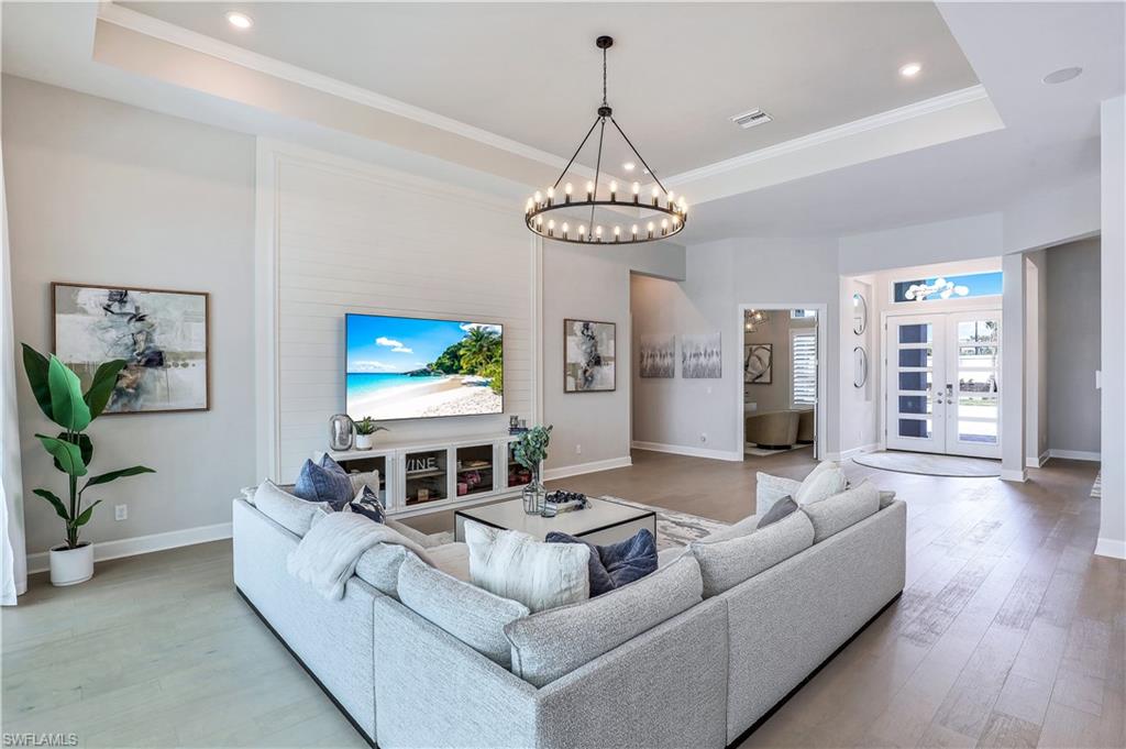 ESPLANADE LAKE CLUB - Residential