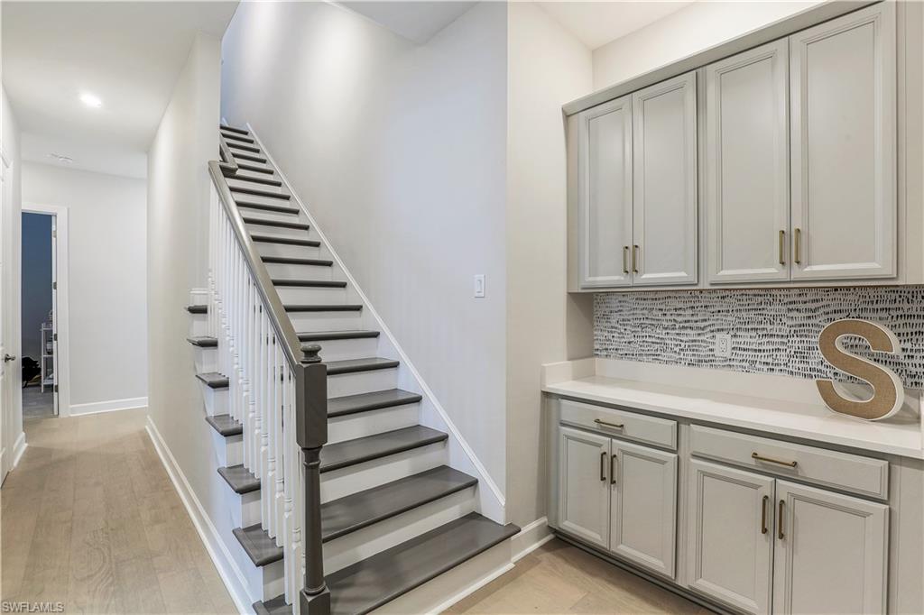 ESPLANADE LAKE CLUB - Residential