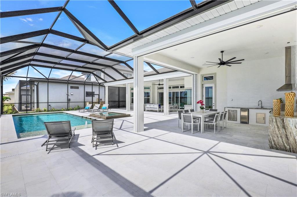 ESPLANADE LAKE CLUB - Residential