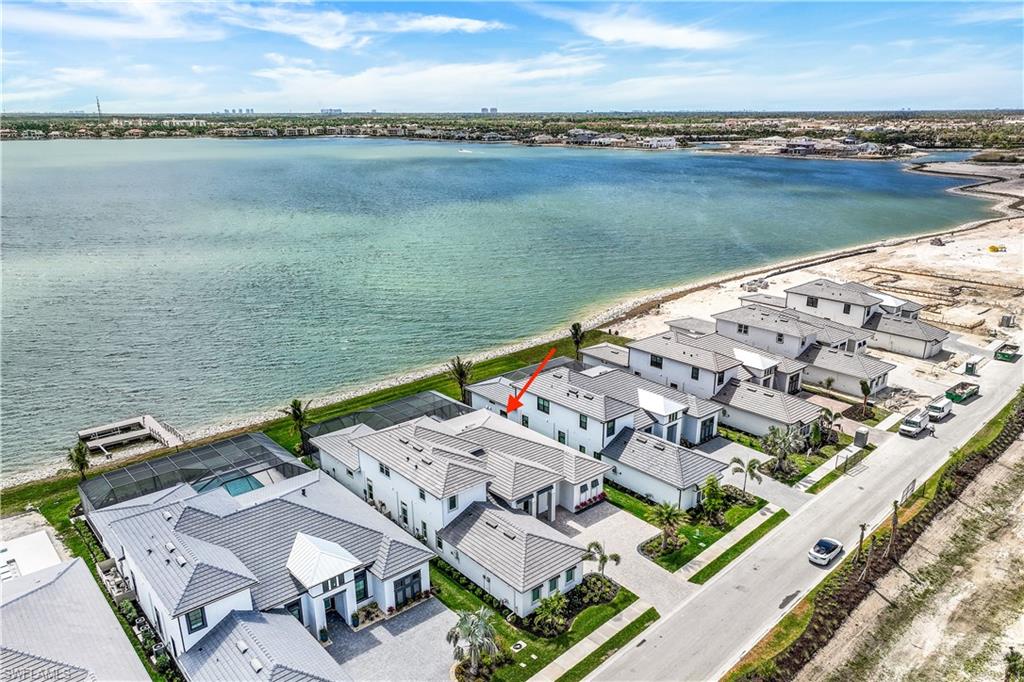 ESPLANADE LAKE CLUB - Residential