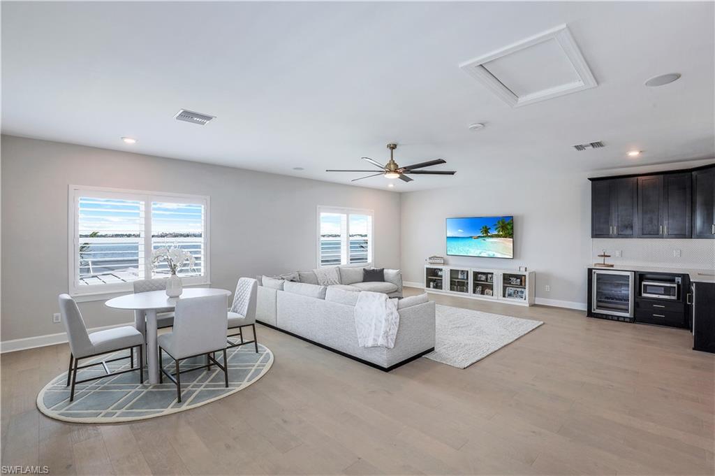 ESPLANADE LAKE CLUB - Residential