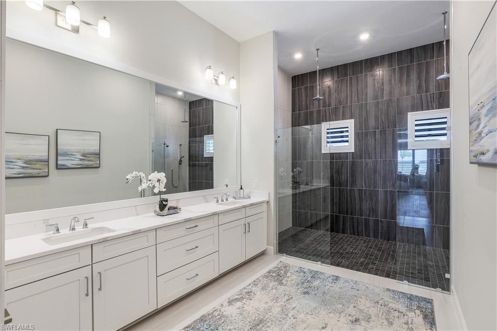 ESPLANADE LAKE CLUB - Residential