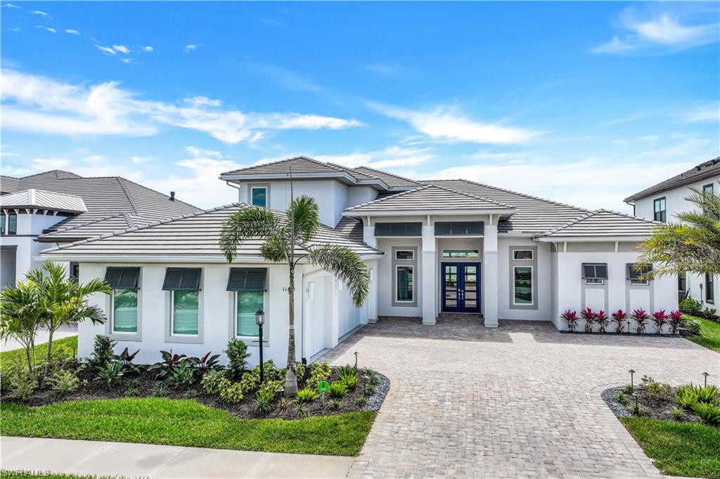 ESPLANADE LAKE CLUB - Residential