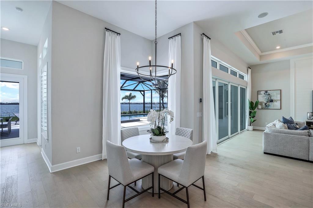 ESPLANADE LAKE CLUB - Residential