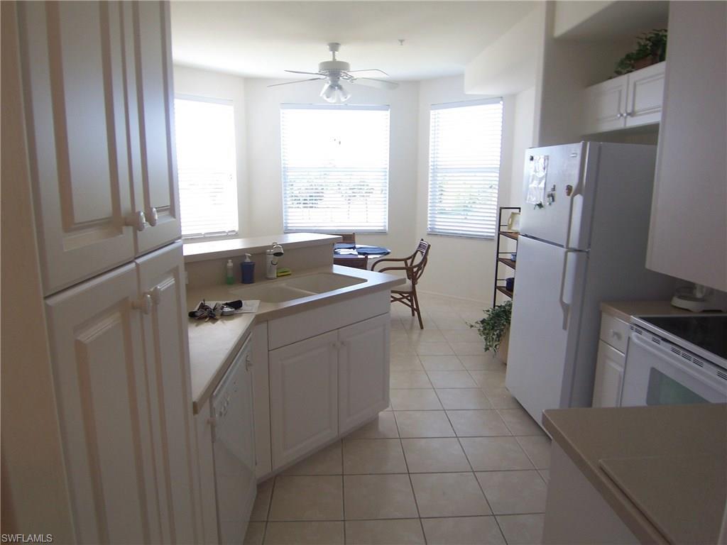 FAIRWAY VILLAS - Residential