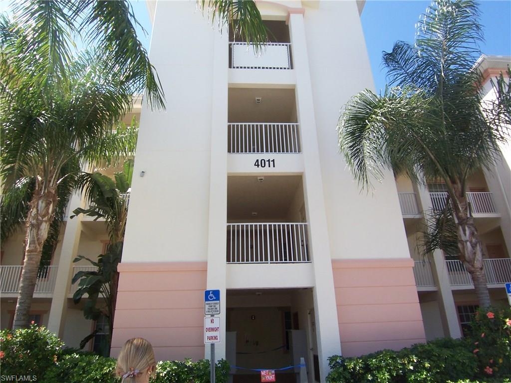 FAIRWAY VILLAS - Residential