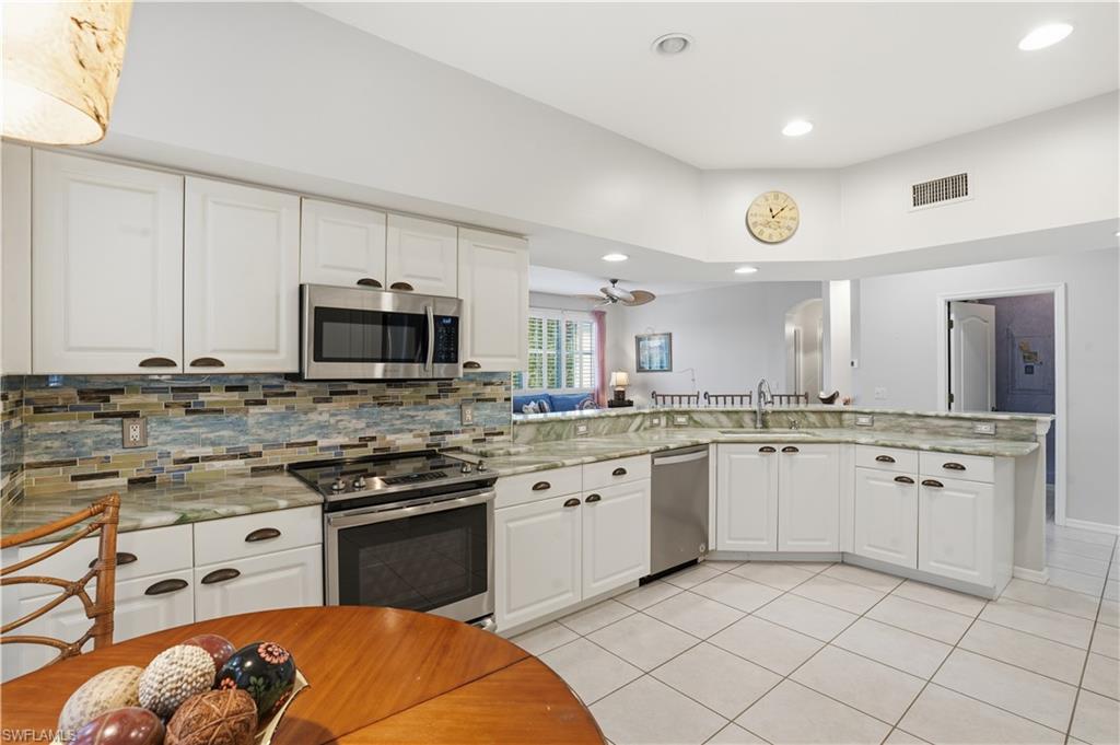 LAS BRISAS AT SPANISH WELLS - Residential