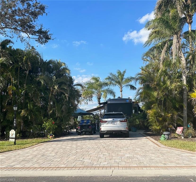 PELICAN LAKE RV RESORT - Land