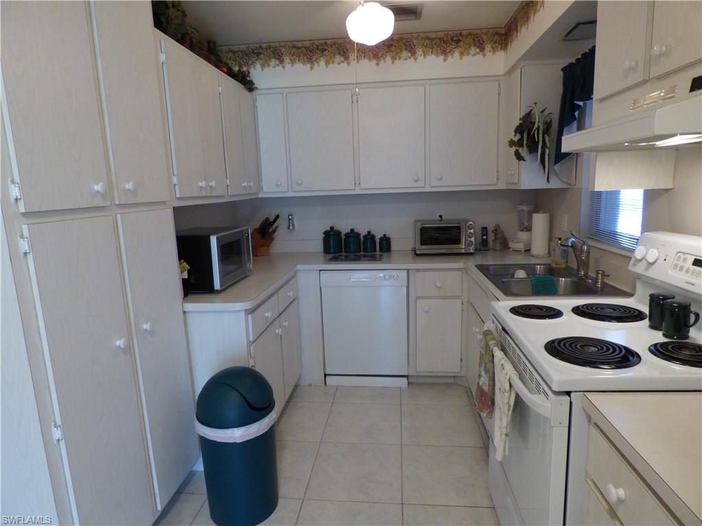 GOLFWOOD CONDO - Residential