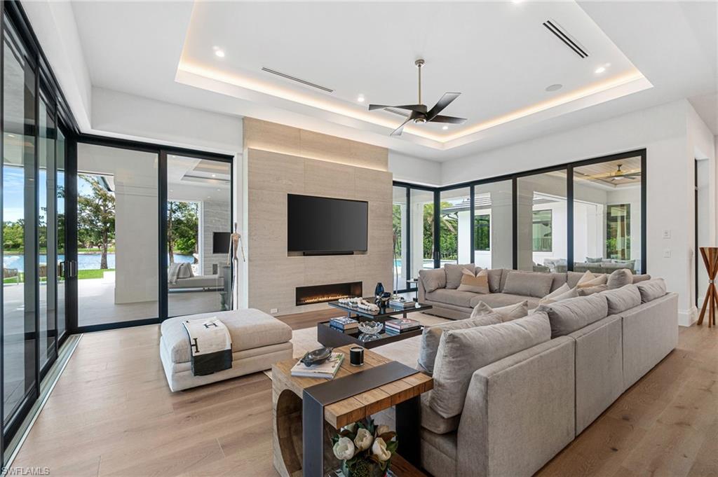 PINE RIDGE - Residential