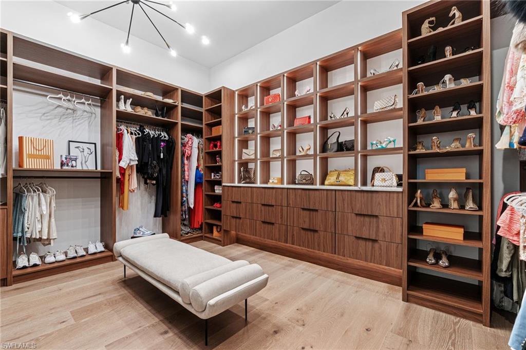 PINE RIDGE - Residential